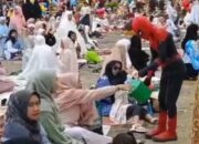 Ada Spider-man Bawa Kotak Amal di Palopo Jemaah Anak-anak Terhibur dan Berfoto