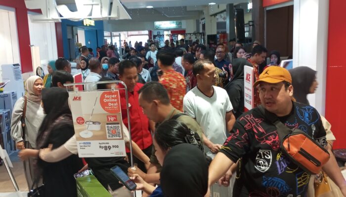 Resmi Buka di Palopo ACE Indonesia Langsung Diserbu Warga