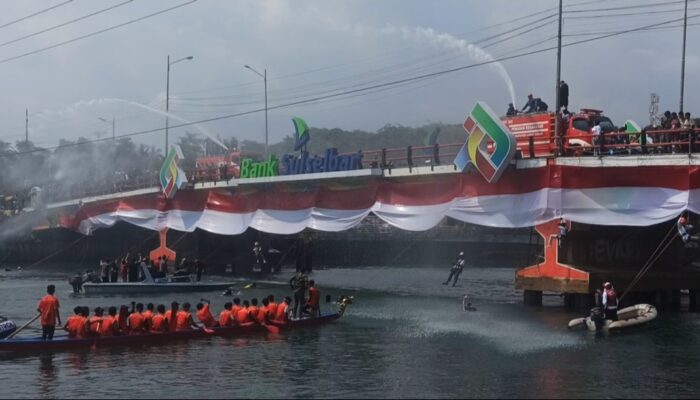 Mori Diving Club Kibarkan Merah Putih 100 Meter di Sungai Malili, Budiman : Mereka Orang-orang Hebat