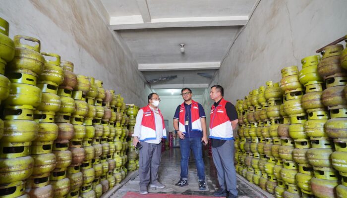 Pertamina Patra Niaga Sulawesi Bersama Pemda Cek Harga Sesuai HET dan Ketersediaan Stok di Pangkalan LPG 3 Kg