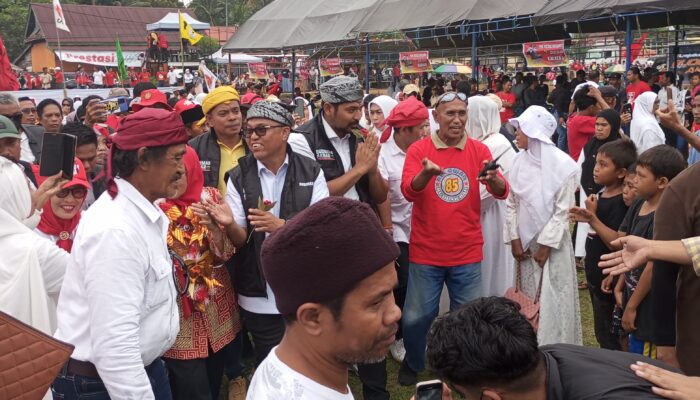 Kukuhkan Tim Pemenangan di Wotu, Budiman-Akbar Disambut Sholawat Badar