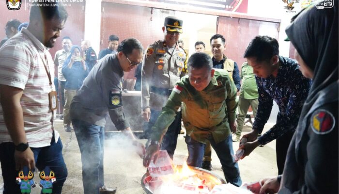 KPU Luwu Timur Musnahkan 315 Surat Suara Berlebih dan Rusak