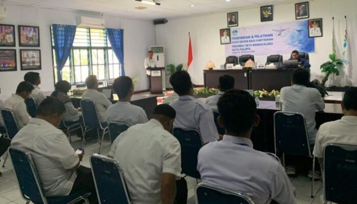 Perumda Tirta Mangkaluku Gelar Diklat Pengoperasian Pilot Drone Bagi Karyawan 