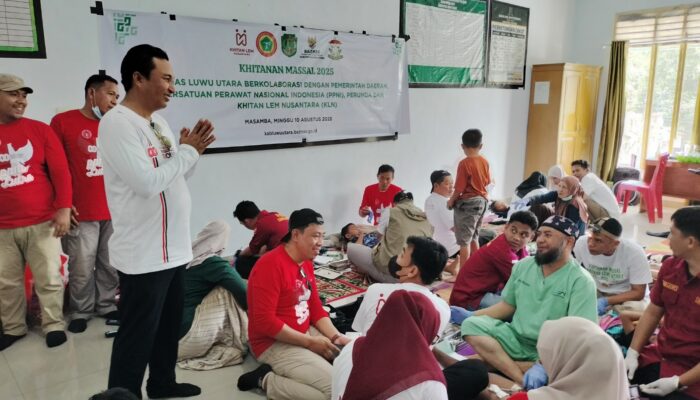 Bupati Andi Rahim Semangati Peserta Khitan Massal di Kantor Baznas