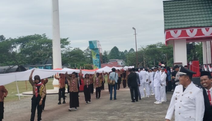 Kirab Merah Putih Semarakkan Perayaan HUT ke-80 RI di Bumi La Maranginang