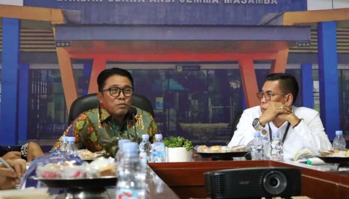 Masyarakat Diminta Sambut Baik Pendaratan Perdana Pesawat ATR 72 di Bandara Andi Djemma