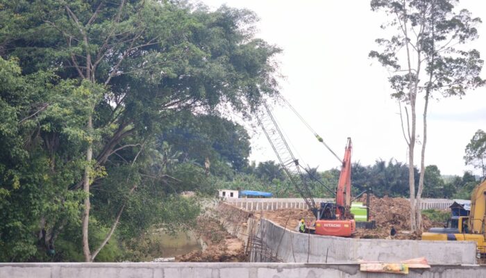 Sengketa Lahan Bayangi Proyek Pembangunan Turap Sungai di Kawasan HOP