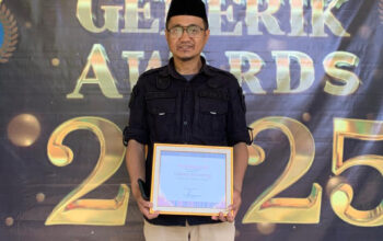 Lukman Hamarong Terima Penghargaan PIK-R Generik SMAN 4 Luwu Utara