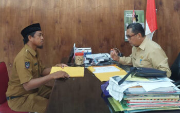 Fasilitasi Warganya Urus Dokumen Kependudukan, Kadis Dukcapil Luwu Utara Puji Kades Muktijaya