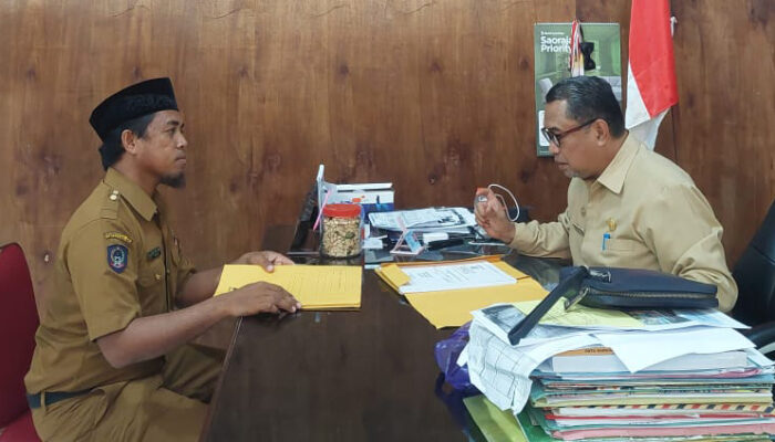 Fasilitasi Warganya Urus Dokumen Kependudukan, Kadis Dukcapil Luwu Utara Puji Kades Muktijaya