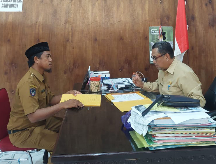 Fasilitasi Warganya Urus Dokumen Kependudukan, Kadis Dukcapil Luwu Utara Puji Kades Muktijaya