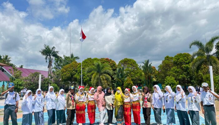PIK-R SMAN 12 Luwu Utara Kobarkan Semangat Perubahan di Hari Guru Nasional  ​