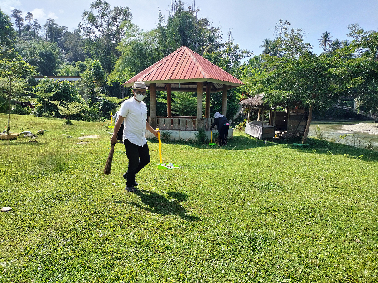 Jelang Kemping Wisata, Disporapar Gelar Aksi Bersih-bersih di ODTW Pincara