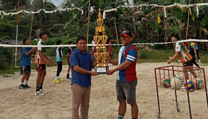 Pelangi Volly Ball Club Masamba Catat Prestasi Sensasional, Juara Turnamen Bunga Seong Antarklub se-Sulsel