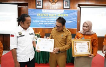 Desa Kamiri Raih Penghargaan Desa Cinta Statistik, Terbaik di Sulsel