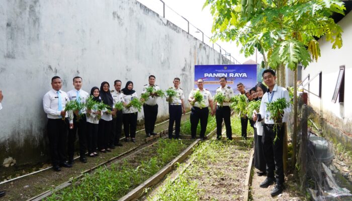 Rutan Pangkep Panen Raya, Hasil Pertanian Disalurkan untuk Korban Bencana