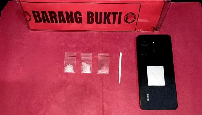 Penggerebekan Dini Hari di Tanjung Laut, Polisi Ringkus Tiga Terduga dengan Barang Bukti 2,38 Gram Sabu