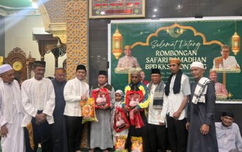 KKSS Bontang Salurkan 50 Paket Sembako dan Rp50 Juta untuk Pembangunan TPA