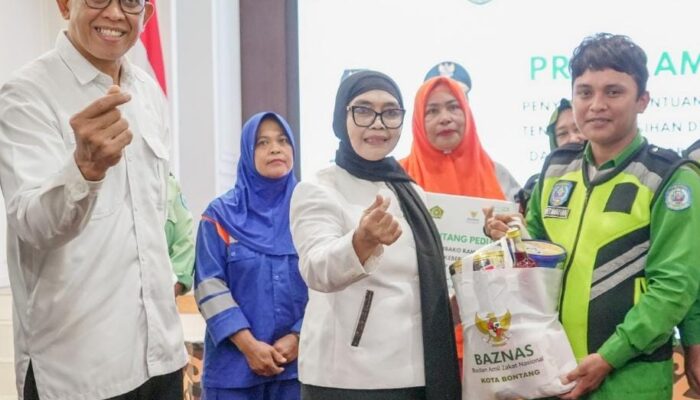 Pemkot Bontang Pastikan 447 Petugas Kebersihan Terima Bansos, Wali Kota Serahkan Simbolis Lewat Baznas