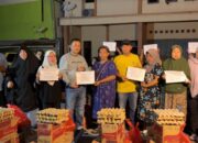 Camat Bontang Selatan Serahkan Bantuan untuk Korban Kebakaran Berbas Tengah