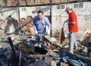 Camat Bontang Selatan Pimpin Aksi Bersih Puing Kebakaran di Berbas Tengah 