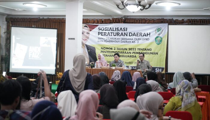 Shemmy Permata Sari Dorong Keluarga Tangguh Lewat Sosialisasi Perda