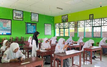 Ujian Berbasis Android di MA DDI Masamba Sukses Digelar, Pengawas Luwu Utara Apresiasi Digitalisasi Pendidikan