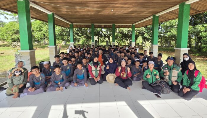 Kunjungan Edukatif ke DKP3 Bontang, Siswa SMP IT DHBS Antusias Belajar Dunia Pertanian