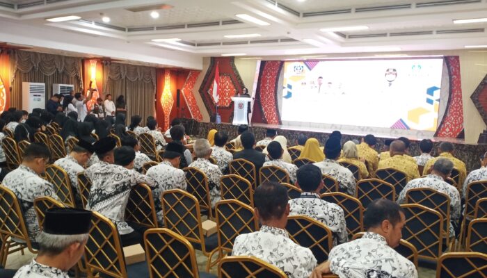 Wali Kota Bontang Tekankan Peningkatan Kompetensi Guru di Halalbihalal PGRI