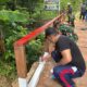 Satgas TMMD dan Warga Kompak, Jembatan Masdarling Kini Tahap Pengecatan