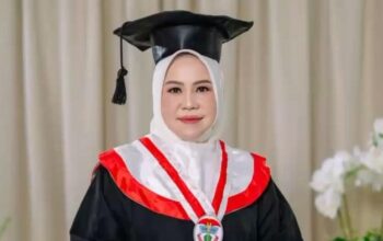 Inspiratif, Istri Bupati Luwu Buktikan Semangat Belajar Tak Mengenal Usia