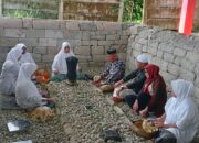 Mantan Bupati Luwu Timur Bersama Keluarga Berziarah ke Kompleks Makam Datuk Pattimang