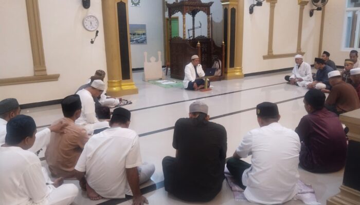 Ustaz Suparman Sosialisasi Program Pengabdian Masyarakat Melalui Kajian Keislaman di Masjid An-Nur