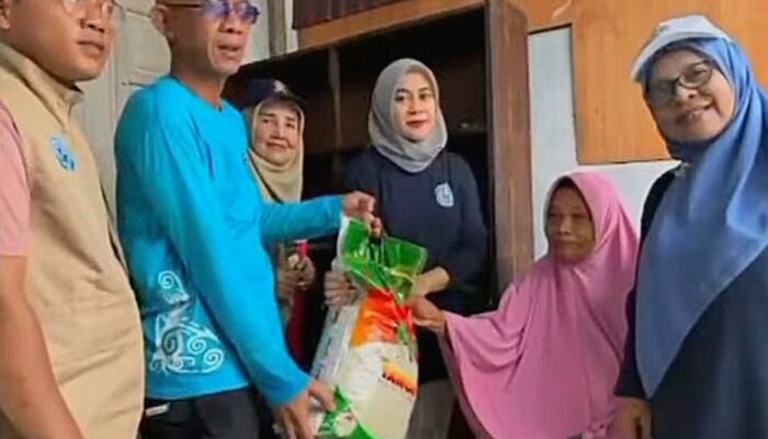 Jumat Bersih Hingga Tengok Tetangga, Wujud Kepedulian Kelurahan TLI untuk Lingkungan dan Masyarakat