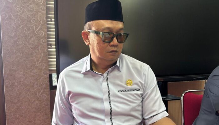 Marak Parkir di Bahu Jalan, DPRD Desak Penertiban dan Evaluasi Izin