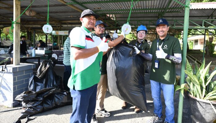 Peringati Hari Lingkungan Hidup Sedunia, Perwira Badak LNG Gelar Aksi Bersih dan Pilah Sampah