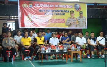 Sambut HUT Bhayangkara ke-80, Polres Palopo Satukan Polisi dan Masyarakat Lewat Kejuaraan Badminton