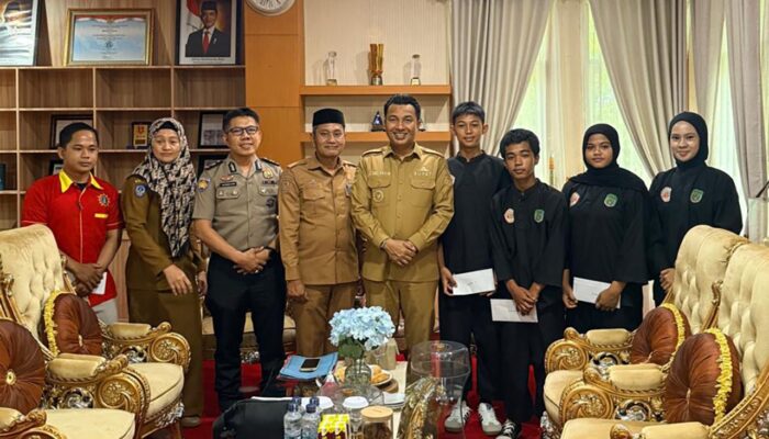 Bikin Bangga Luwu Utara, Peraih Emas Kejurnas Pencak Silat Dapat Penghargaan dari Bupati