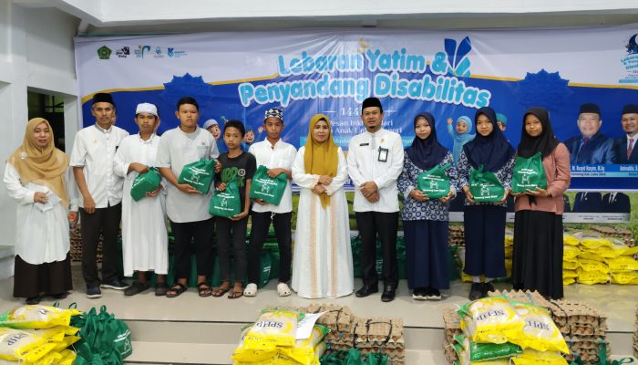 Lebaran Yatim dan Penyandang Disabilitas, Kemenag Lutra Salurkan 400 Paket Bantuan