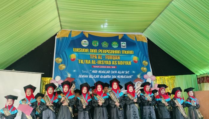 42 Santri TPA Al Furqan dan TK/RA Al Irsyad As’adiyah Desa Mario Resmi Diwisuda