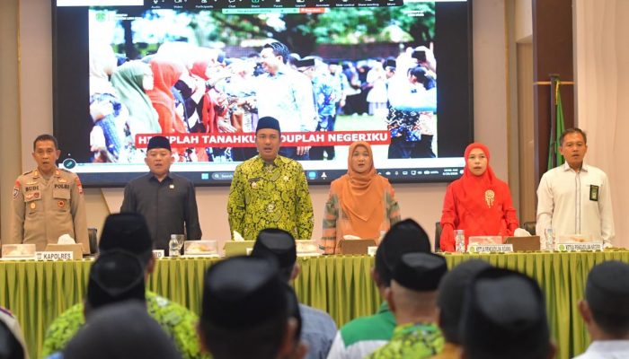 Buka Rakerda DMI, Bupati Lutra Dorong Masjid Jadi Pusat Ibadah dan Pertumbuhan Ekonomi