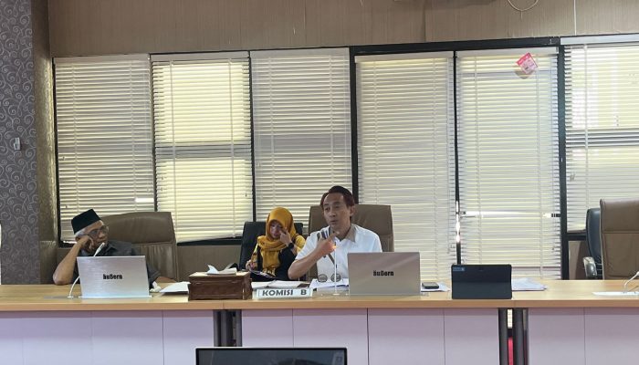 Rustam Dorong Pembinaan Pemuda dan Pengembangan Pulau Segajah 