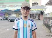 Sepotong Jersey Argentina: Antara Kemewahan di Gedung Mall dan Kesederhanaan di Lapak Tepian Jalan Makassar