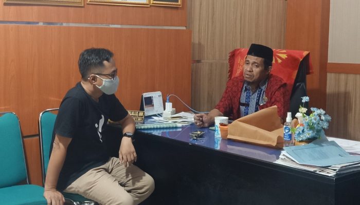 “Kawan, Bantu ka Dulu”: Intro Musik yang Merdu dari Pak Arief R. Palallo